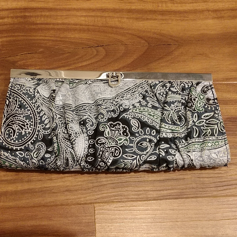 Purse - Picture 2 of 3